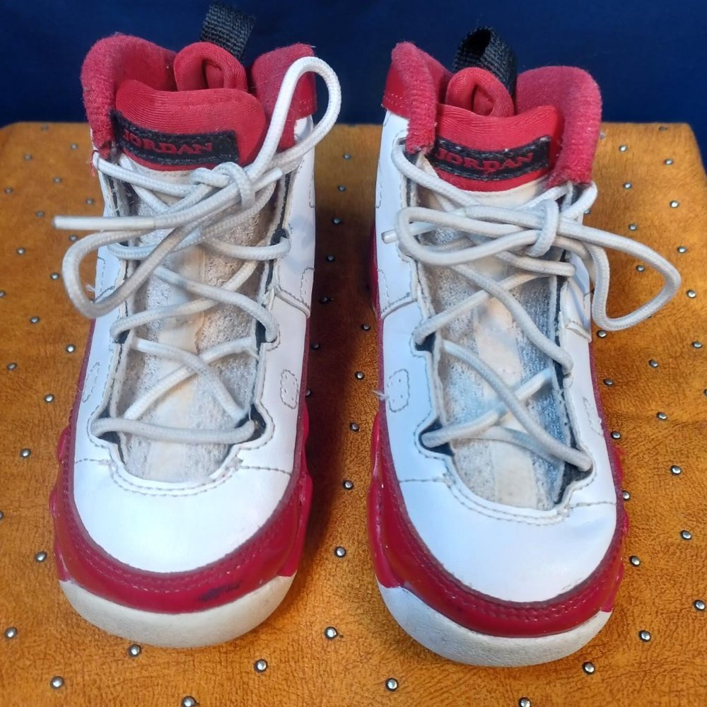 Nike Air Jordan 9 IX Retro White Gym Red Child Jordan 401812-160 Size 7C